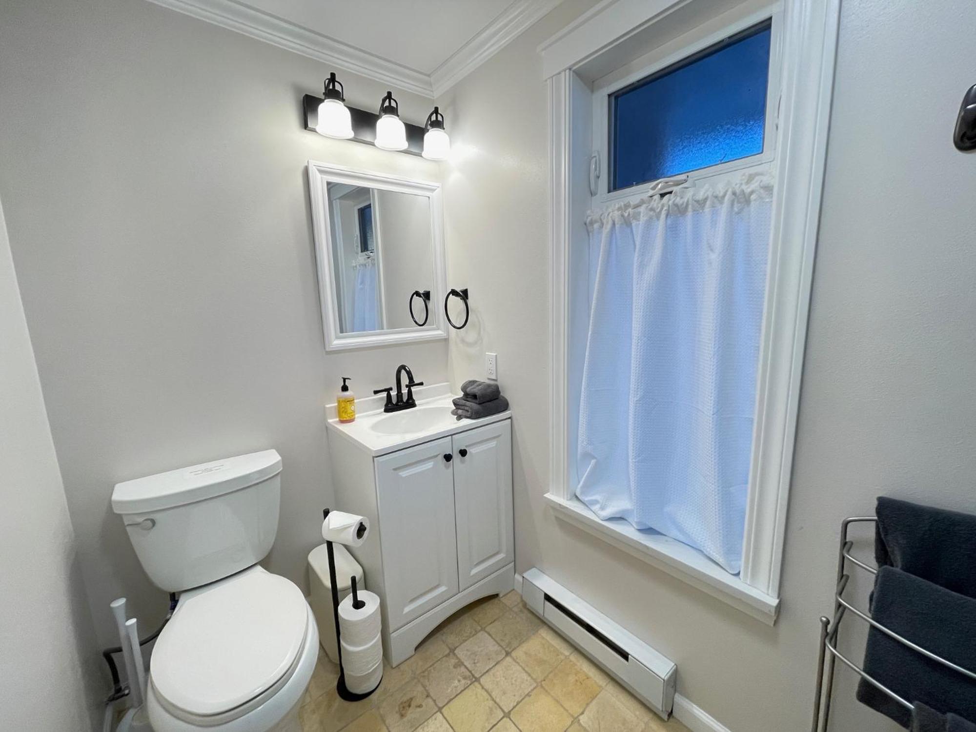 Puget Sound Chic Romantic Cottage With Private Beach Access & Gated Entry Port Ludlow 외부 사진
